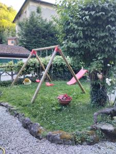 Le ortensie di Villa Vittoria nel verde a pochi minuti di auto dalle spiagge játszósarka
