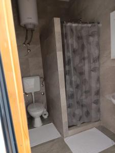 Koupelna v ubytování Apartmani Helena