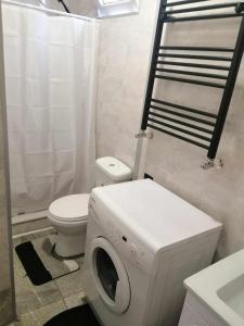 A bathroom at Vakho house