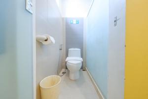 Go Hotels Lanang - Davao的一间浴室