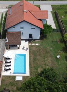 Bazén v ubytování Villa Sorella Baranja nebo v jeho okolí