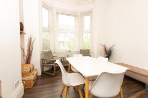 Et opholdsområde på Lovely Private Rooms near MCR Centre