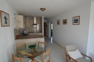 Kuchyň nebo kuchyňský kout v ubytování El Caleton Garden Apartment + 12 fotografií