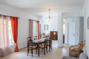 Χώρος καθιστικού στο Bay View Villa