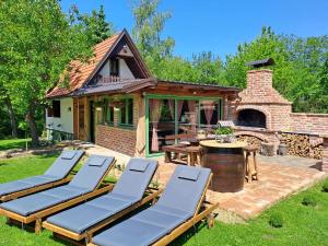 En have udenfor Ruralna kuća za odmor Marija