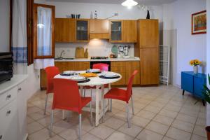 Gallery image of Residenza Grecale villetta con veranda vicino al paese in Stintino