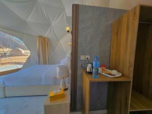 Postel nebo postele na pokoji v ubytování Cuzy bubbel luxury