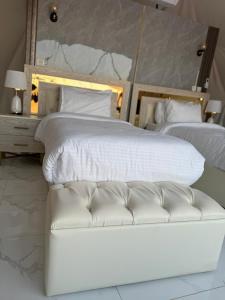Postel nebo postele na pokoji v ubytování Cuzy bubbel luxury
