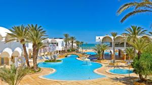 Bazén v ubytování Monarque Dar Jerba Narjess- Family Only nebo v jeho okolí