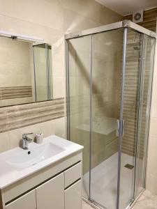 a bathroom with a shower and a sink at LA BARRACA - Ideal para familias y adultos responsables en busca de tranquilidad no se permiten fiestas in Mojácar +42 photos