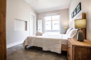 a bedroom with a bed and a window at Villa #36 - Blue Venao, Playa Venao in Playa Venao