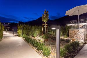 Gallery image of Grey House in Bol