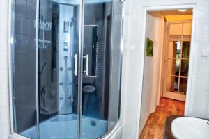 Koupelna v ubytování Karlsbad Promenade Apartment