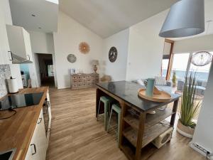 Kuchyň nebo kuchyňský kout v ubytování COAST HOUSE Sky Suite