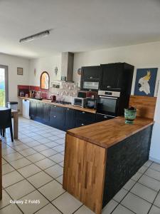 Una cocina o cocineta en Le temps d'une pause ! Petit-déjeuner inclus !