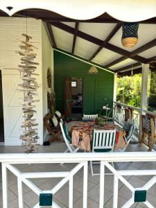 Galeriebild der Unterkunft La Maison Créole du Flamboyant - Proche des Plages in Anse-Bertrand