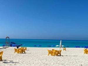 Φωτογραφία από το άλμπουμ του استديو فندقى مكيف بتراس اكوا فيو Aquaview στο Ελ Αλαμέιν