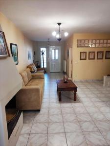 Foto dalla galleria di Spacious at Fully Equipped 2BR ,near airport Skg 7km,Thessaloniki,Chalkidiki a Kardiá