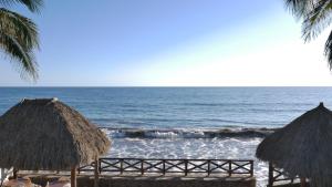 Imagen de la galería de Casa Las Conchas, a pie de playa Los Cocos, en Jalcocotán