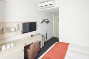 Televisyen dan/atau pusat hiburan di Vessel Inn Chiba Station