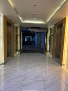 Fotografie z fotogalerie ubytování Shore 3 Residences Authentic Japanese-Style Bedroom with Pool View - MOA Complex v destinaci Manila