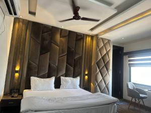 صورة لـ Hotel Kritika في نويدا الكبرى +13 صورة