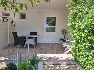 Vonkajšia záhrada v ubytovaní Apartment Srsen