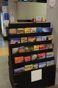 Supermarket nebo jiné obchody v  hostelu nebo okolí