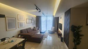 Χώρος καθιστικού στο Amazing new apartment in the middle of Amman