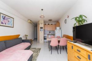 Kuchyňa alebo kuchynka v ubytovaní Apartment Gaga Split