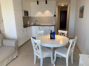 Kuchnia lub aneks kuchenny w obiekcie Suite SARA Playa Jandia