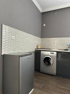 A kitchen or kitchenette at Guest house chavchavadze N23