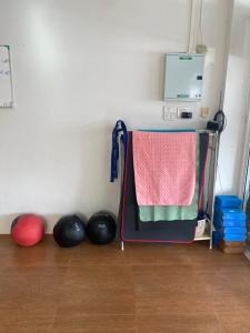 Fotografie z fotogalerie ubytování English owned Homestay and Yoga v destinaci Chalong