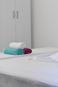 En eller flere senge i et værelse på Vila KAM + 63 billeder