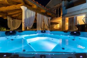 Bazén v ubytování Holiday Home Rajna nebo v jeho okolí
