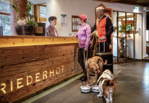 Hostia v ubytovaní Hotel Riederhof- Urlaub mit WAU! + 37 fotografií