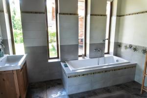 Gallery image of Rusztikus Nyaralóház in Szigliget