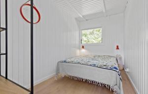 Postel nebo postele na pokoji v ubytování Cozy Home In Gilleleje