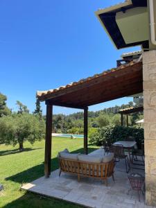 Zahrada ubytování Paralia Homes peaceful 2 bedroom, unit # 2