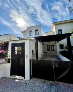 Foto sihtkohas Kouklia asuva majutusasutuse Villa Nausicaa private pool & hot tub, Aphrodite Hills Golf Resort galeriist