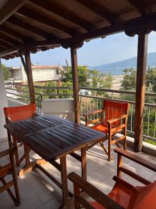 Balkón nebo terasa v ubytování Levanta Apartment + 37 fotografií