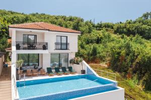 Resort Bevilacqua内部或周边的泳池