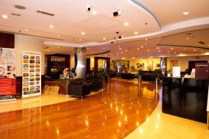 Vstupní hala nebo recepce v ubytování Grand Central Hotel + 37 fotografií