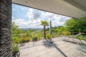 Ein Balkon oder eine Terrasse in der Unterkunft Hotel Zum Halbmond