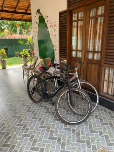 Jízda na kole v ubytování Serendip Villa Holiday HomeTalalla Sri Lanka nebo okolí