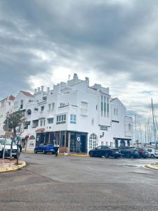 Tòa nhà nơi căn hộ tọa lạc