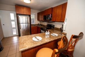 Φωτογραφία από το άλμπουμ του Private Jacuzzi Oasis with Mountain Views and FREE Parking σε Ponce