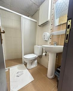 Koupelna v ubytování GLR OTEL