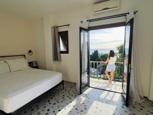 Postel nebo postele na pokoji v ubytování Yalla Chorefto - Hotel & Fun