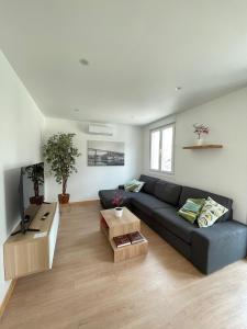 Μια τηλεόραση ή/και κέντρο ψυχαγωγίας στο Apartamentos A Xunqueira